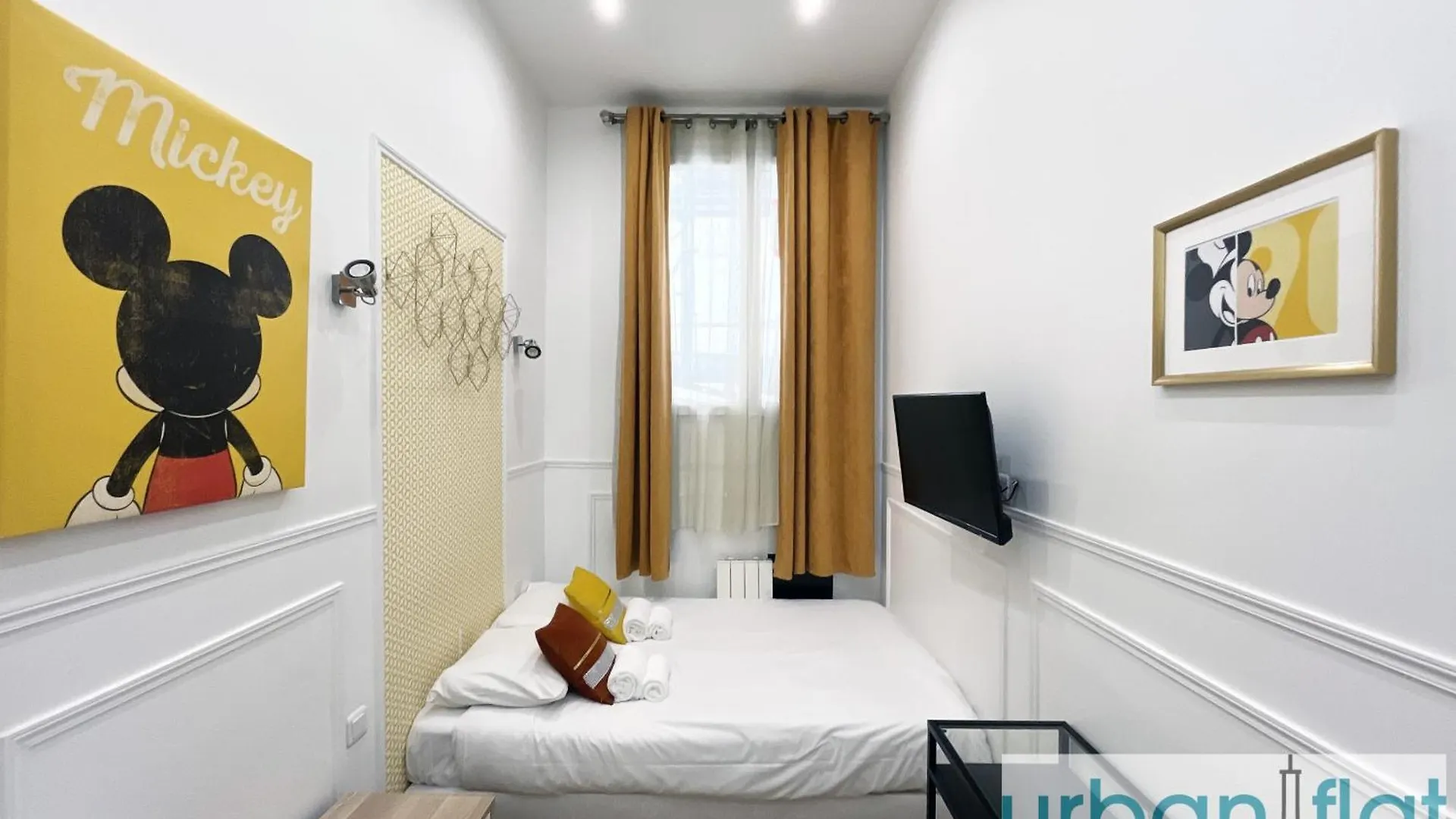 Urban Flat 72 - Pretty 3 Bedroom Flat - Triangle D Or *