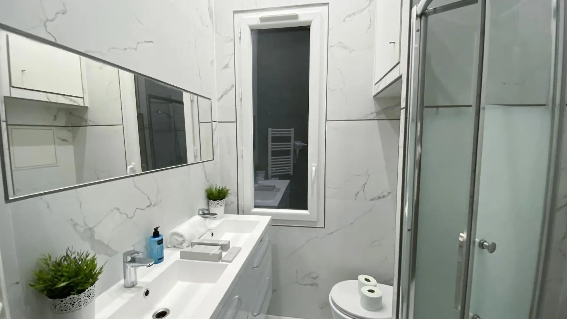 Urban Flat 72 - Pretty 3 Bedroom Flat - Triangle D Or شقة باريس