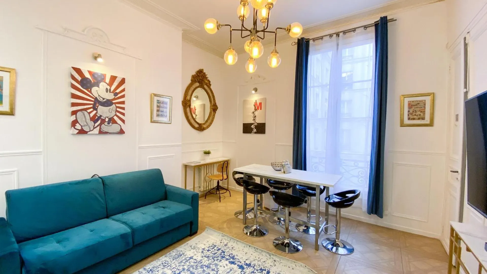 Urban Flat 72 - Pretty 3 Bedroom Flat - Triangle D Or Apartment *